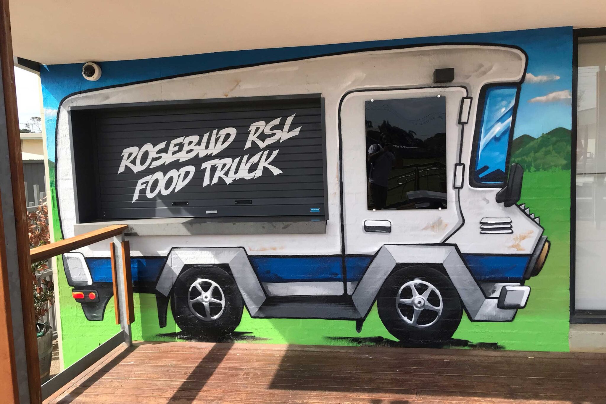 Street Artists Melbourne - Foodtruck painted on a canteen wall at Rosebud Rsl